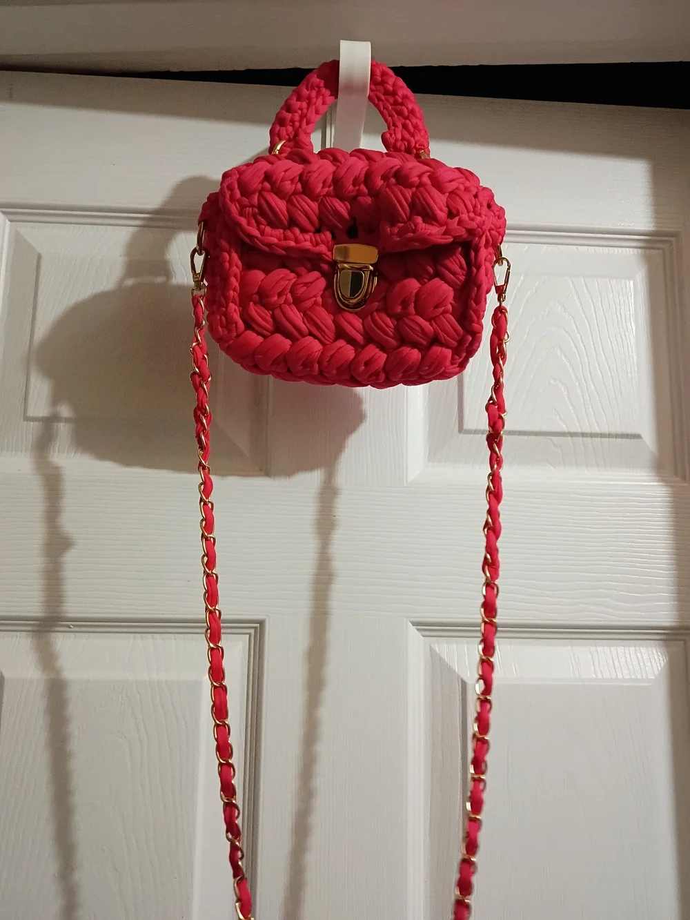 Handwoven Pink Crochet Crossbody Bag with Gold-Trim Chain